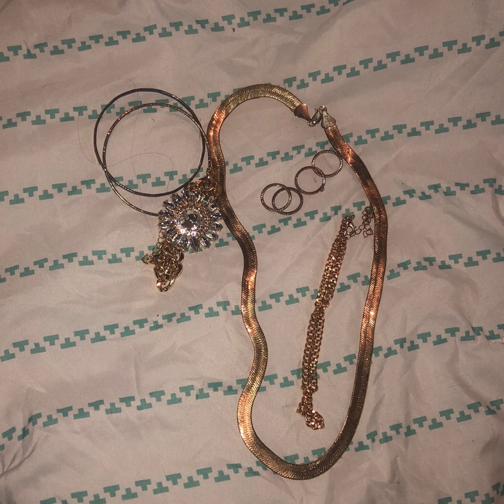 Assorted jewelry